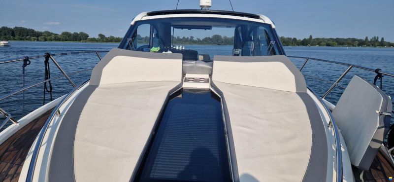 Galeon 425 HTS
