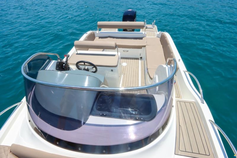 Karel Ionian Sun 600