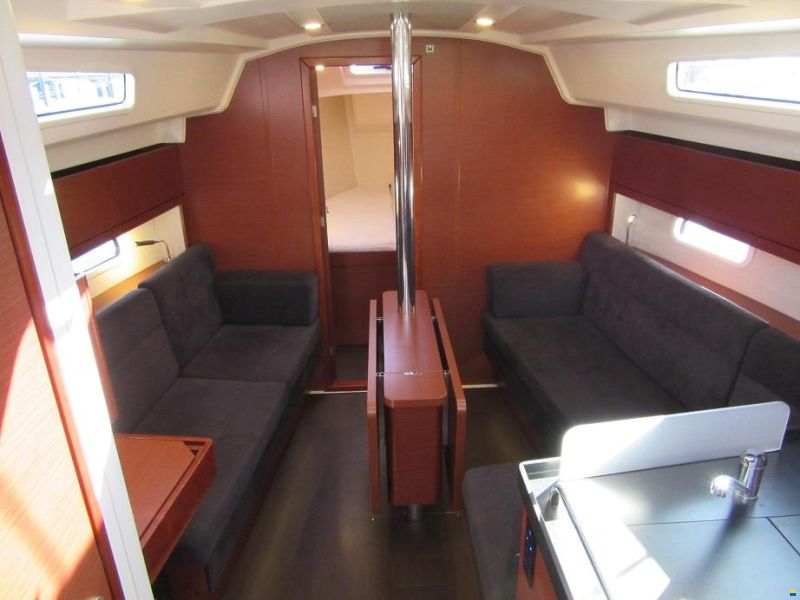 Hanse 348