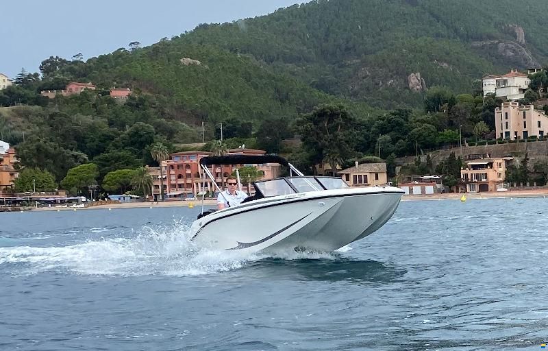 Quicksilver Activ 525 aXess