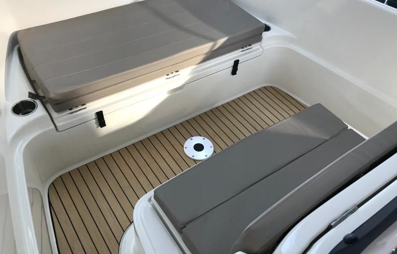 Quicksilver Activ 605 Open