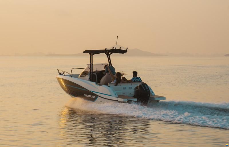 Quicksilver Activ 705 Open