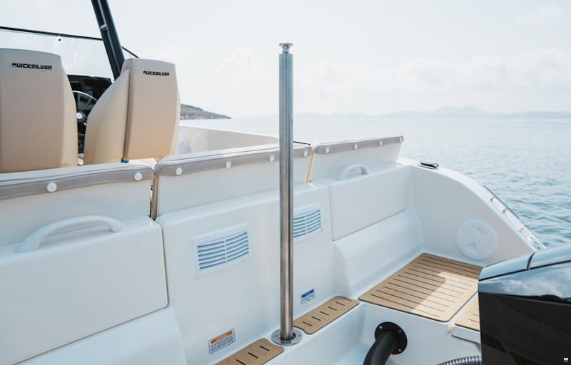 Quicksilver Activ 705 Open