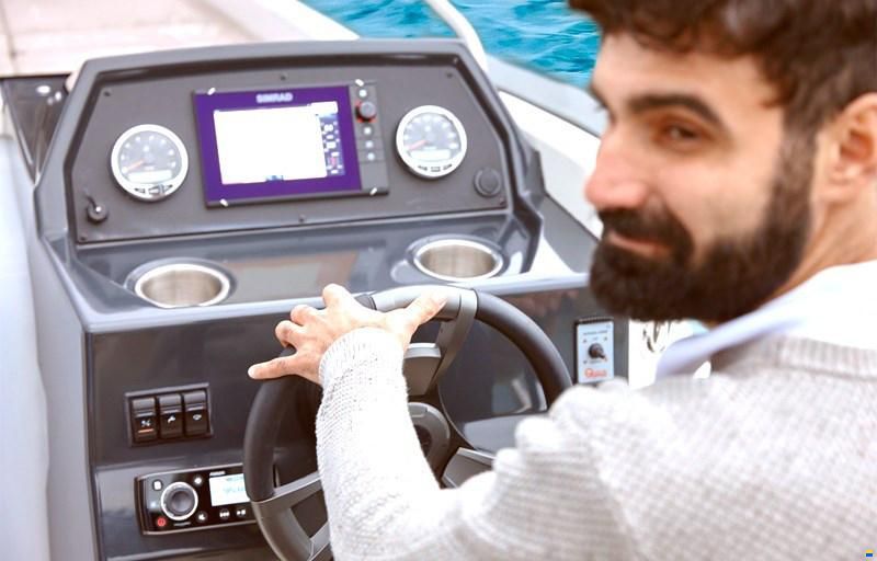 Quicksilver Activ 605 Sundeck