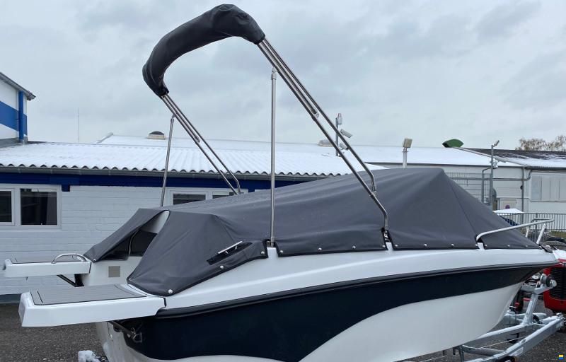 Trident 530 Sundeck