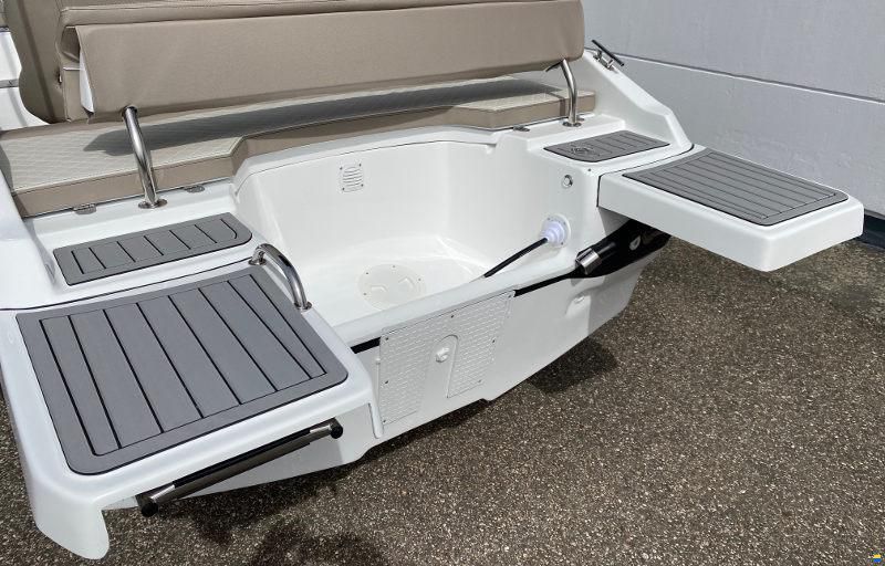 Trident 530 Sundeck