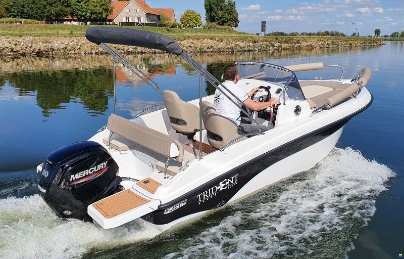 Trident 530 Sundeck