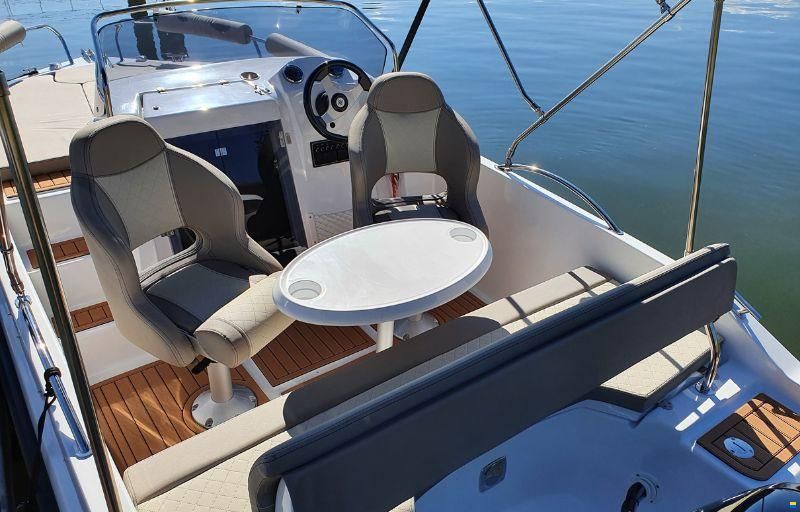 Trident 530 Sundeck