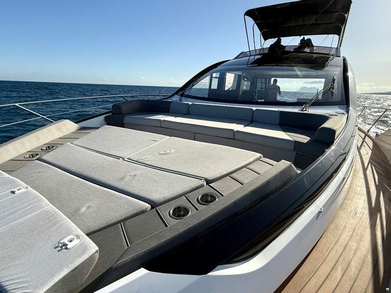 Sunseeker 65 Sport Yacht