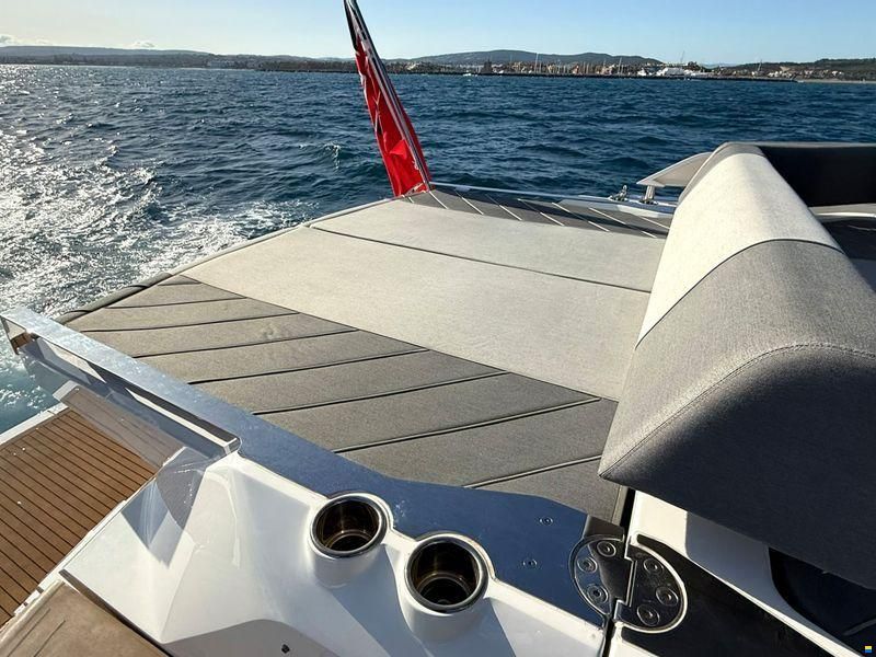 Sunseeker 65 Sport Yacht