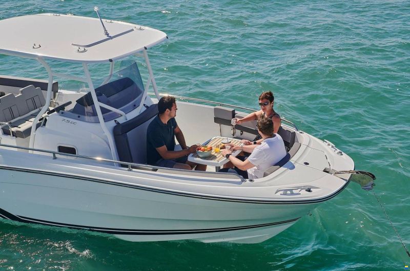 Jeanneau Cap Camarat 7.5 CC