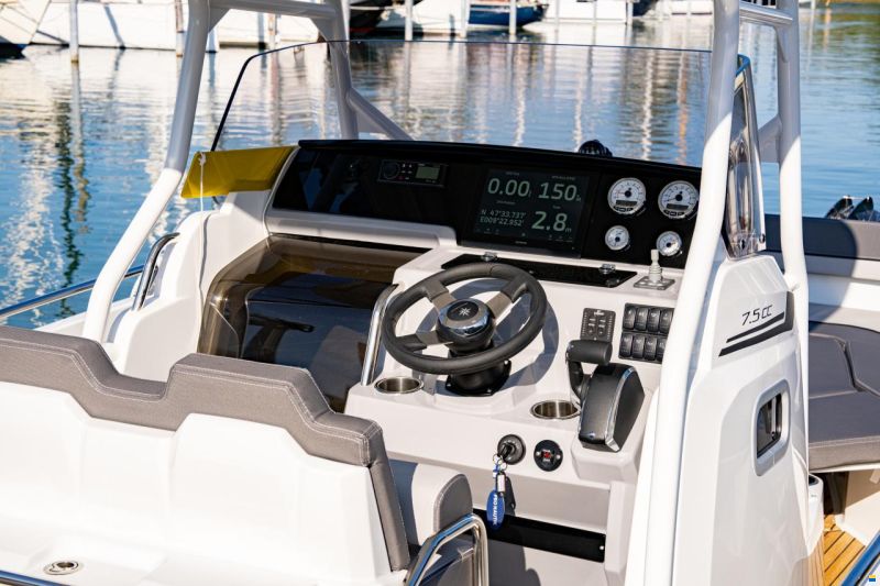 Jeanneau Cap Camarat 7.5 CC inkl. Mercury 3.4l V6