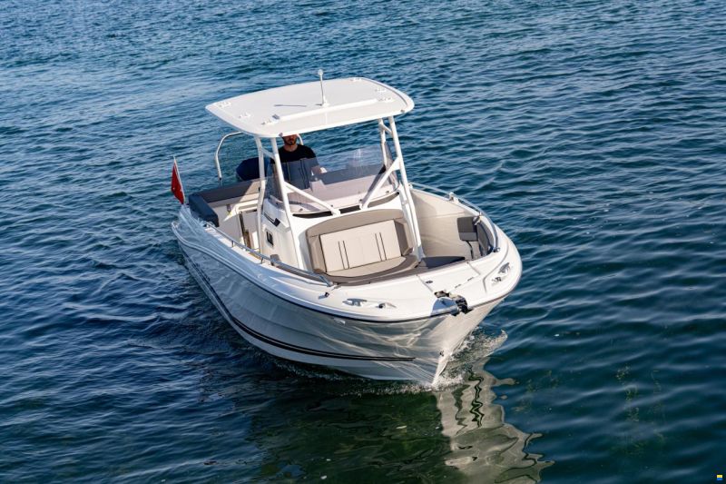 Jeanneau Cap Camarat 7.5 CC inkl. Mercury 3.4l V6