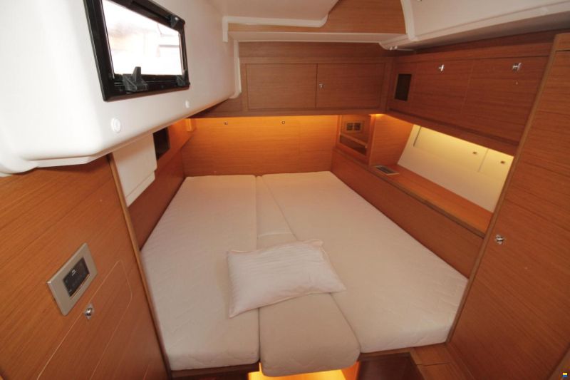 Dufour 530