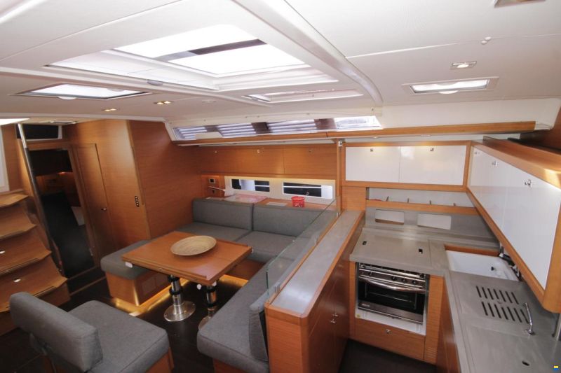 Dufour 530