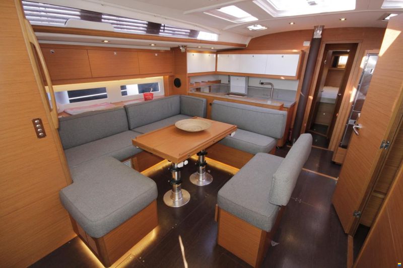Dufour 530