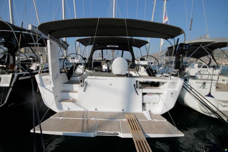 Dufour 530