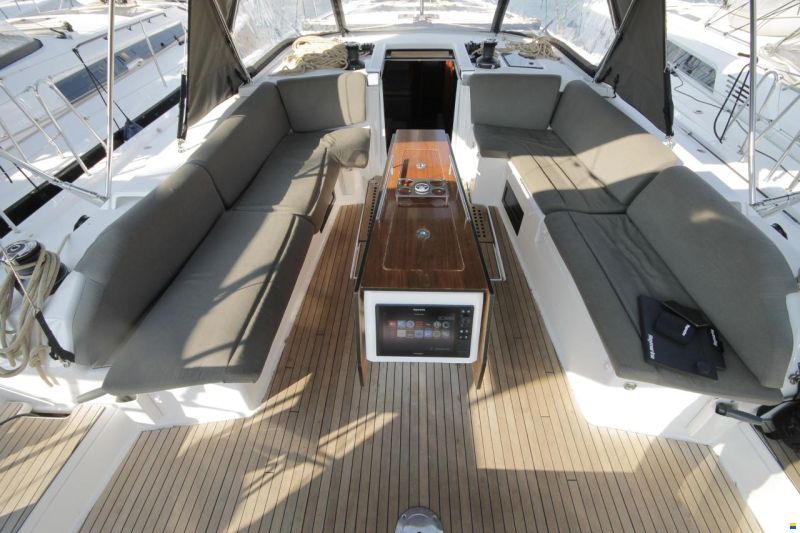 Dufour 530