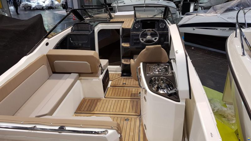 Quicksilver Activ 755 Cruiser, bis 250PS & Trailer (