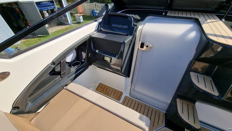 Quicksilver Activ 755 Cruiser, bis 250PS & Trailer (