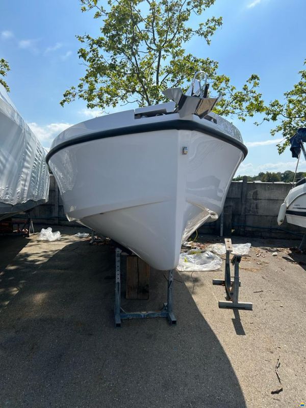 Rand Boats Spirit 25