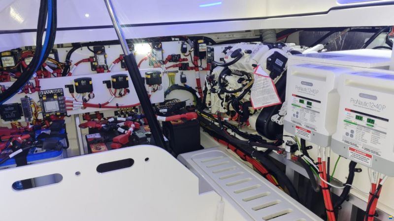 Sea Ray Sundancer 320 Outboard