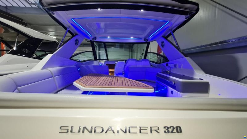 Sea Ray Sundancer 320 Outboard