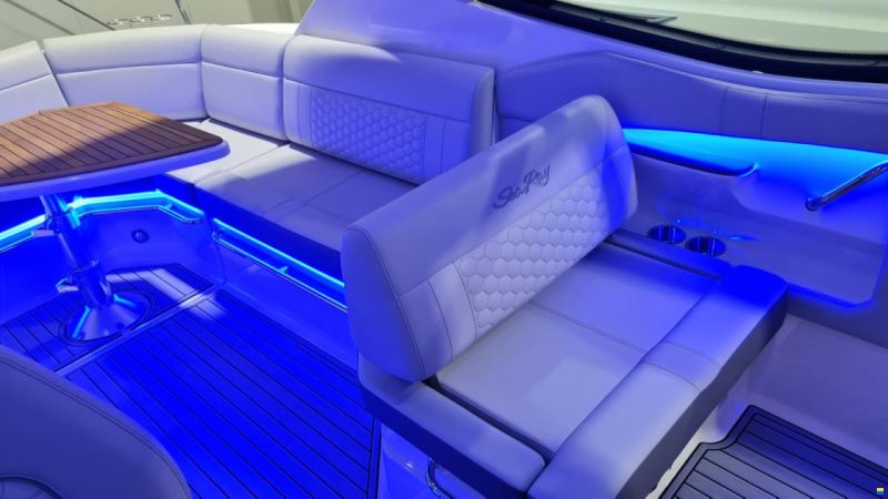 Sea Ray Sundancer 320 Outboard