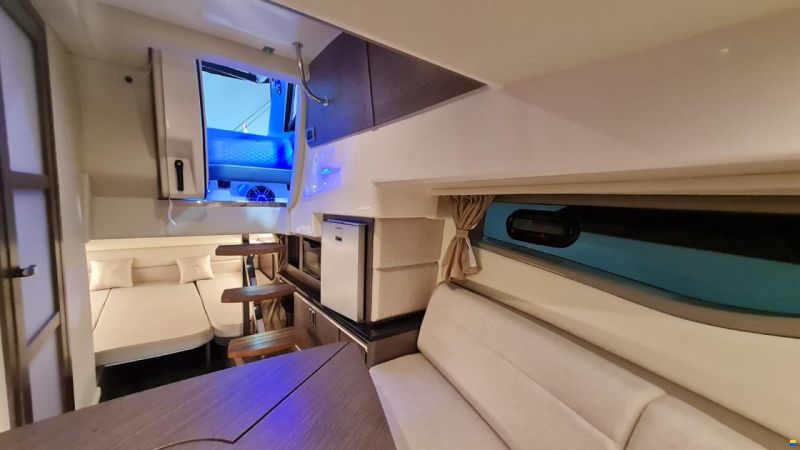 Sea Ray Sundancer 320 Outboard
