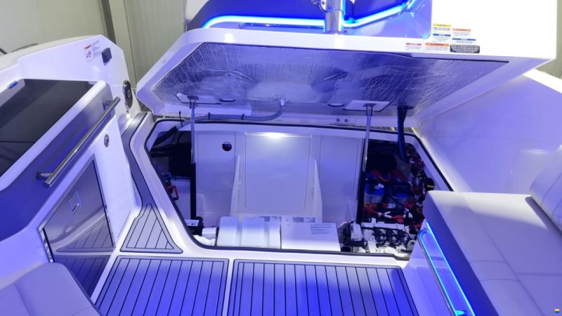 Sea Ray Sundancer 320 Outboard