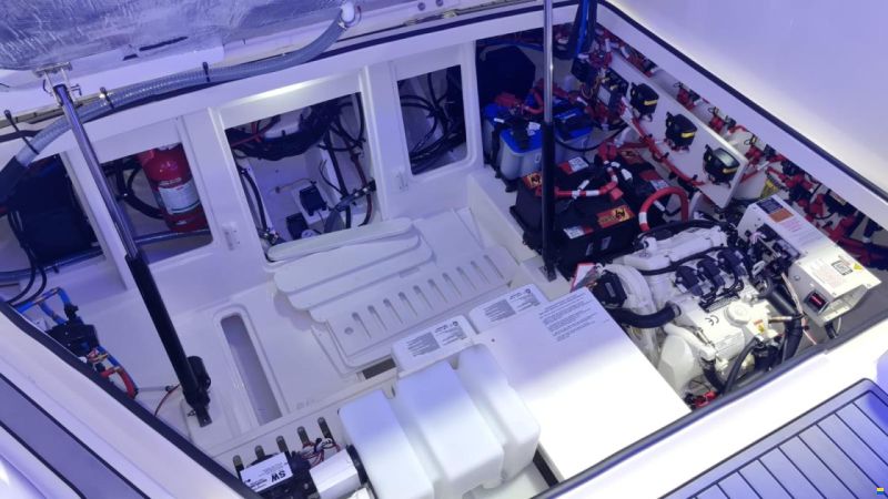 Sea Ray Sundancer 320 Outboard
