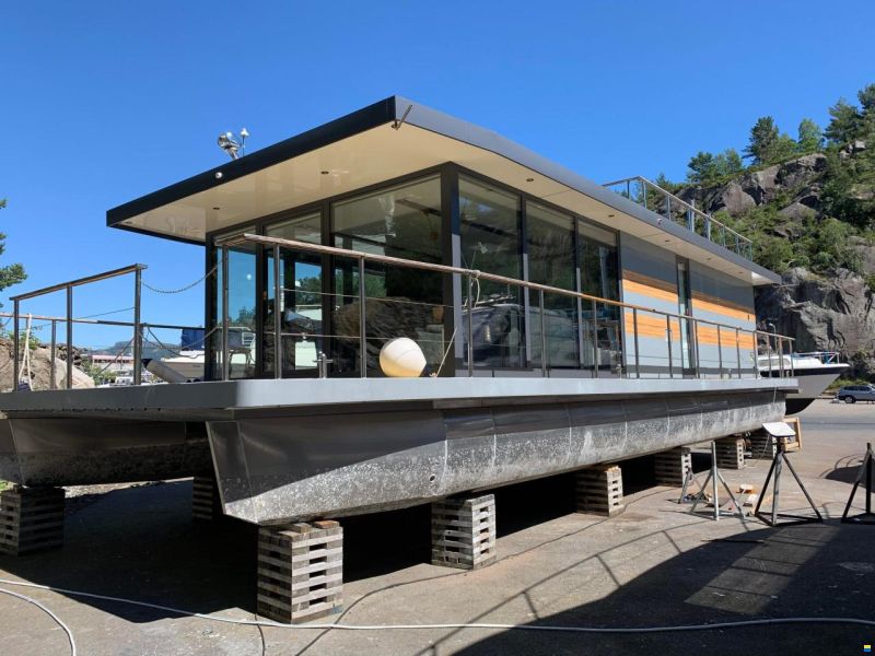 Waterbus Optima Houseboat