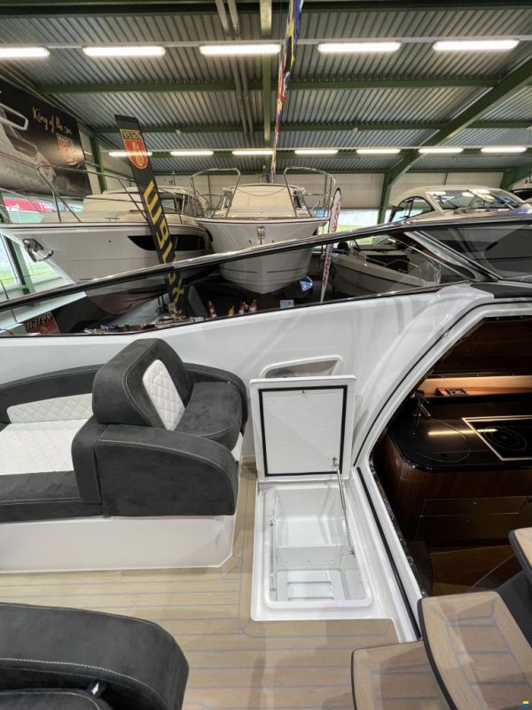 Windy 32 Grand Zonda