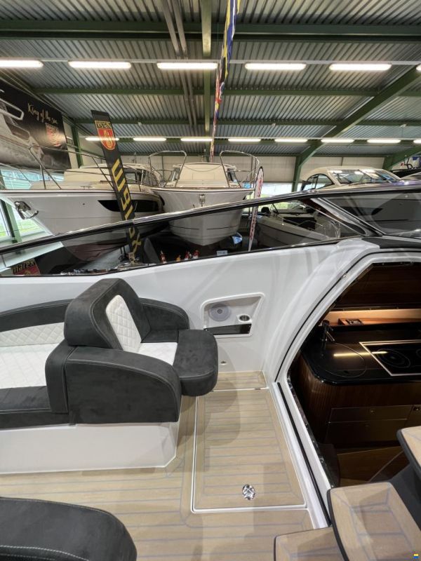 Windy 32 Grand Zonda