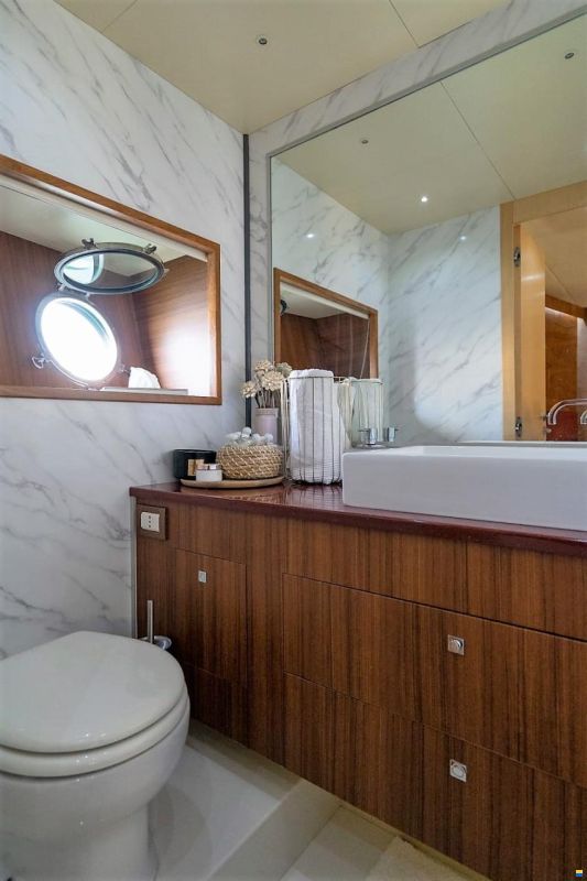 Fashion Yachts 68