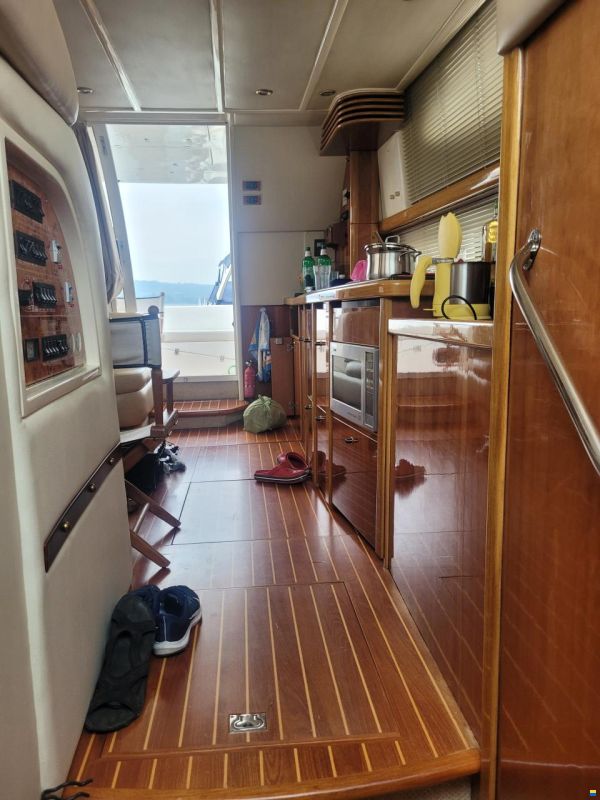 Sealine T 47 FLY