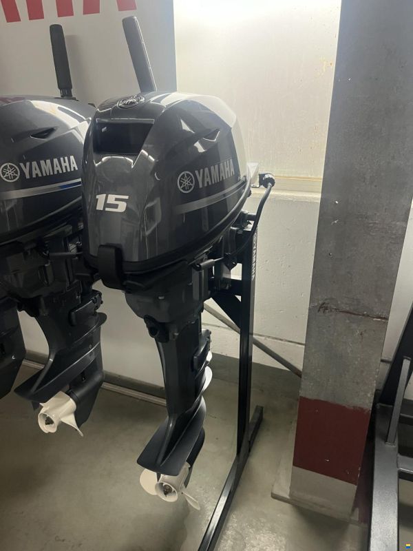 Yamaha F15 CMHL