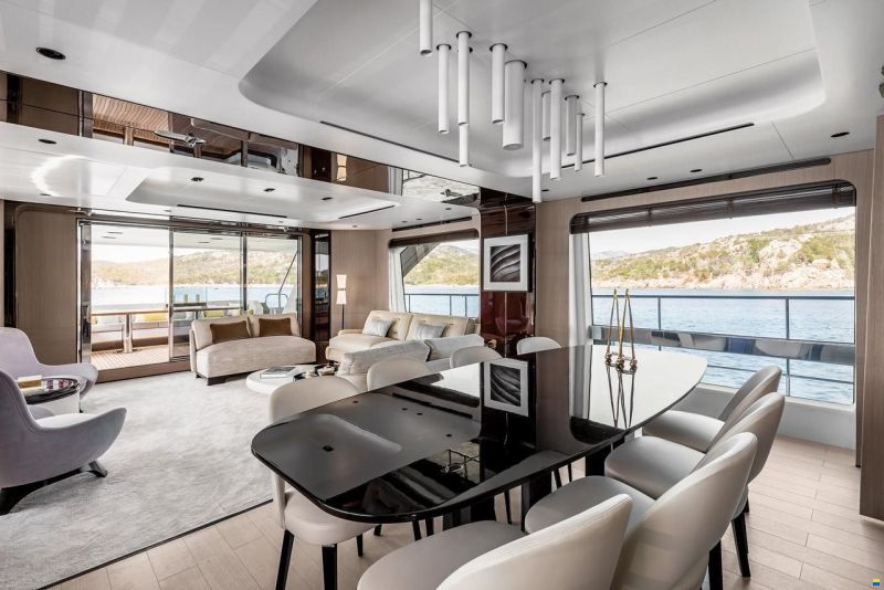 Azimut Grande 27M