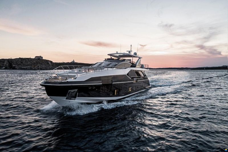 Azimut Grande 27M