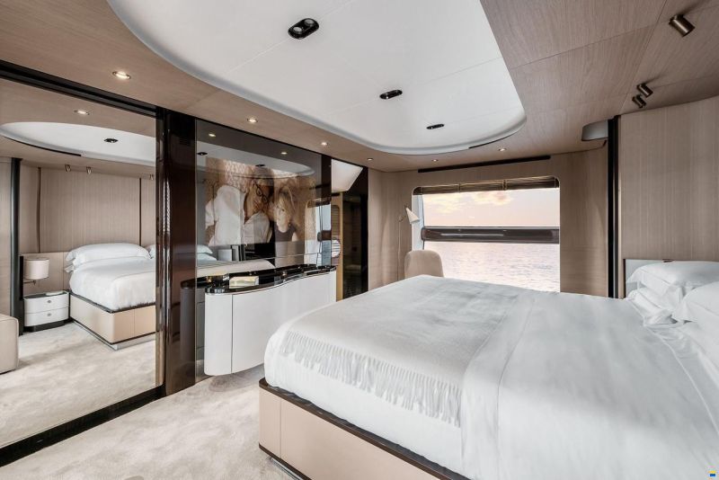Azimut Grande 27M