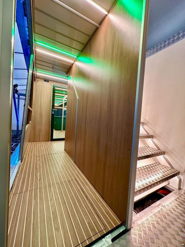 Holiday Boat Sundeck 57 Passenger Catama
