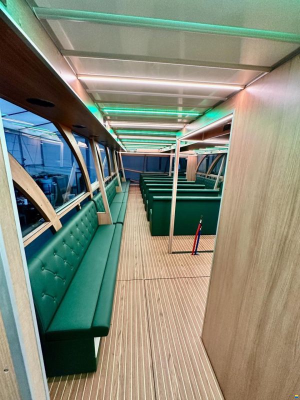 Holiday Boat Sundeck 57 Passenger Catama