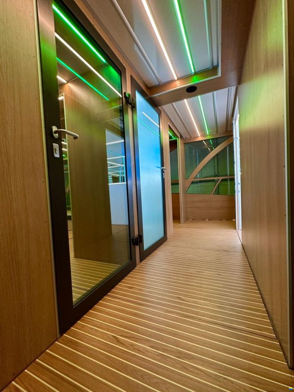 Holiday Boat Sundeck 57 Passenger Catama