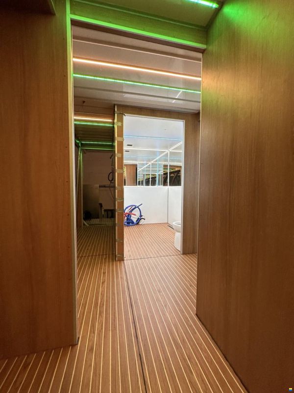 Holiday Boat Sundeck 57 Passenger Catama