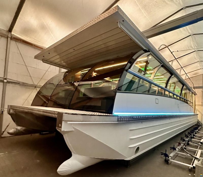 Holiday Boat Sundeck 57 Passenger Catama