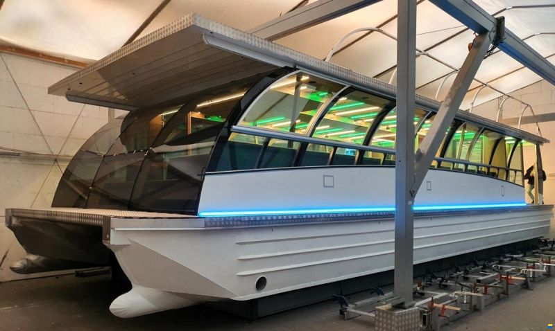 Holiday Boat Sundeck 57 Passenger Catama