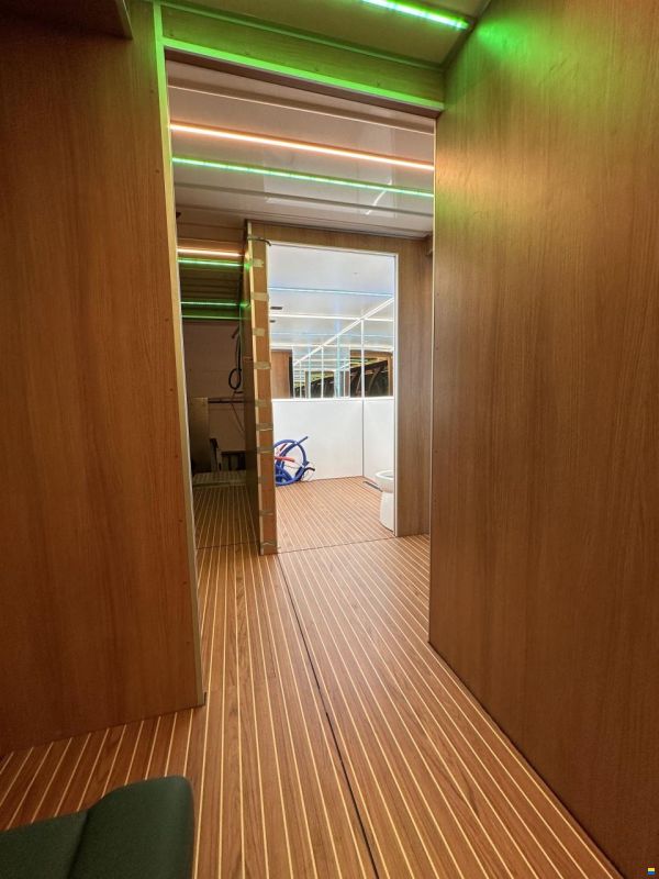 Holiday Boat Sundeck 57 Passenger Catama
