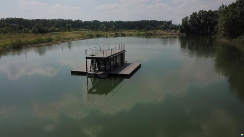 Mobile Houseboat
