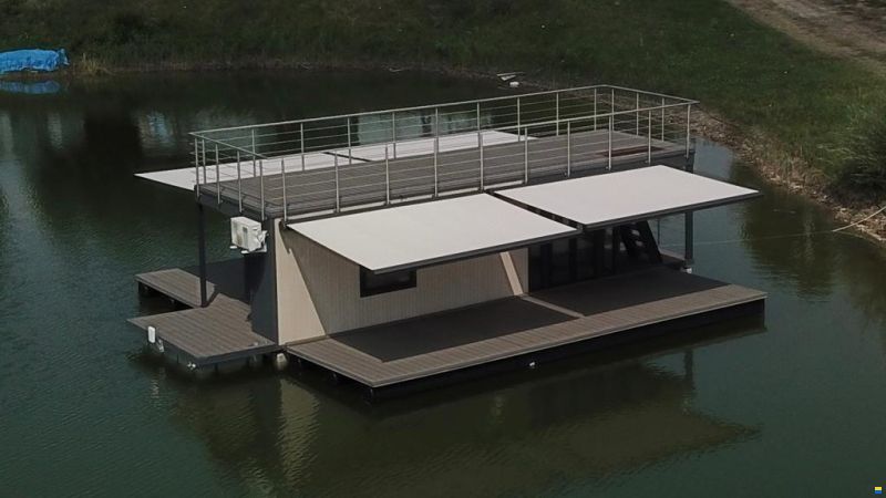 Mobile Houseboat