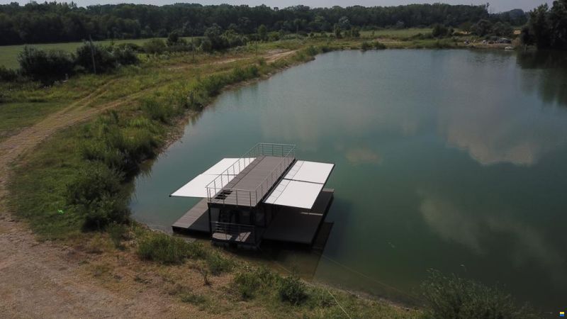 Mobile Houseboat